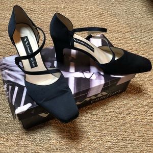 3/$18 SALE Navy square toe heels business dressy